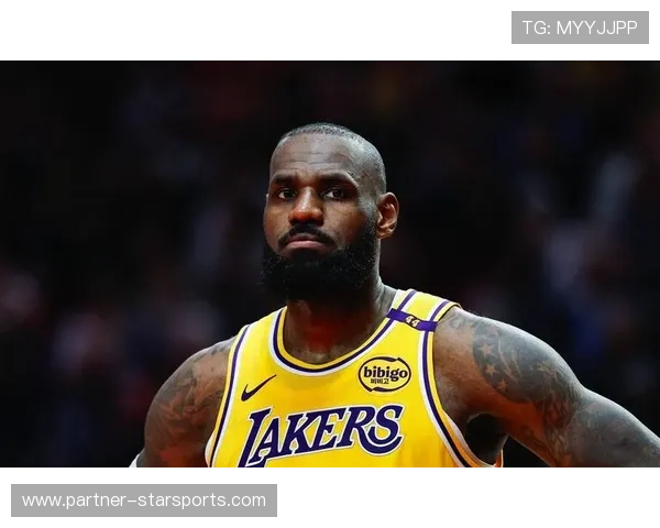 NBA最新动态：湖人签约新援火箭队战术变革 詹姆斯未来展望引关注